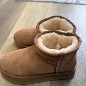 NEW Fur Lined Boots Women Size 37 (US 6.5)